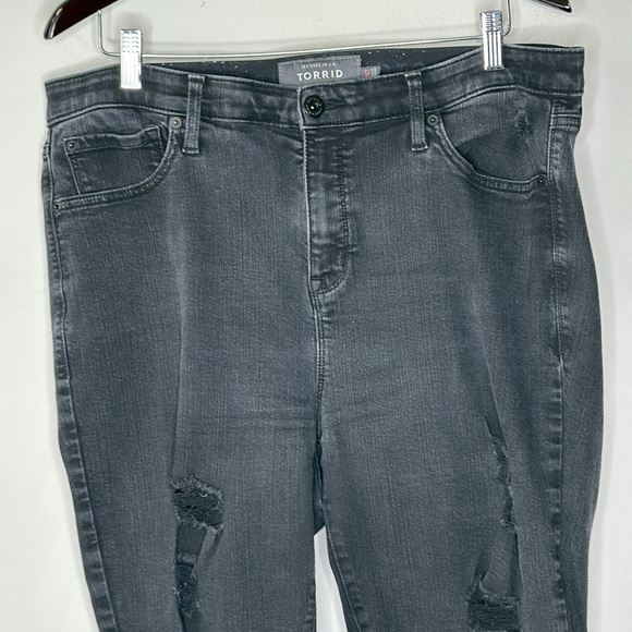Torrid Premium Sky High Skinny Distressed Black Jeans Women's Size 18 Tall - Picture 3 of 11